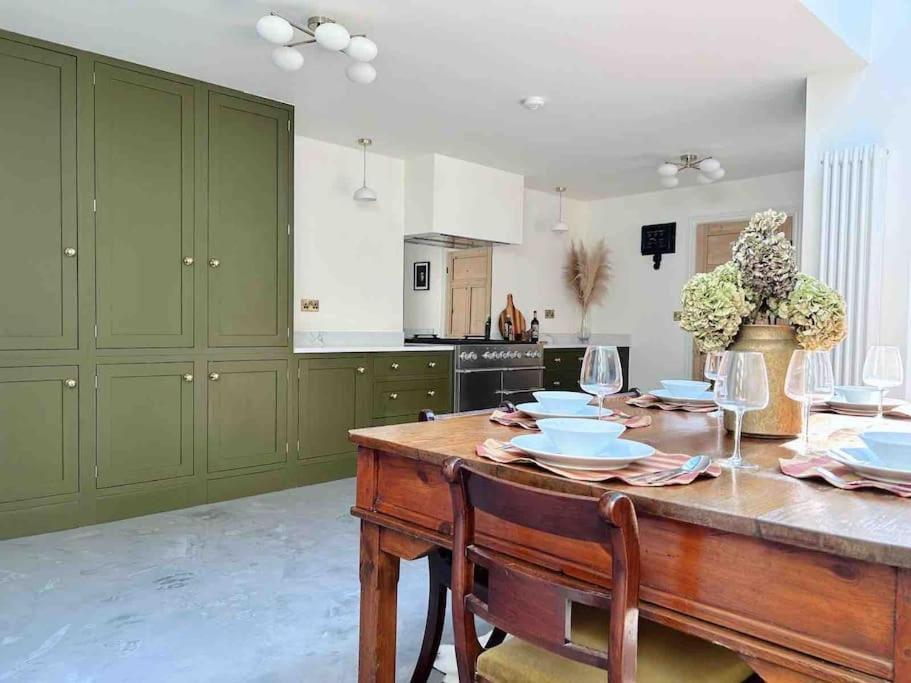 Luxury City Centre Townhouse - Sleeps 6 Chester Exterior foto
